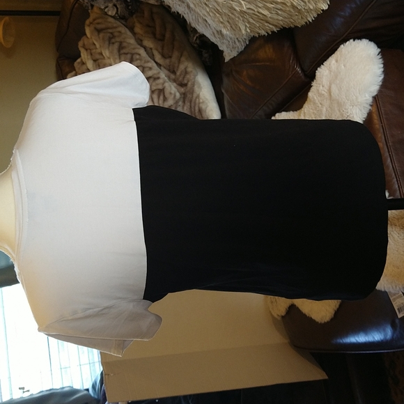 VGUC. Calvin Klein black and white tee. - Picture 2 of 3